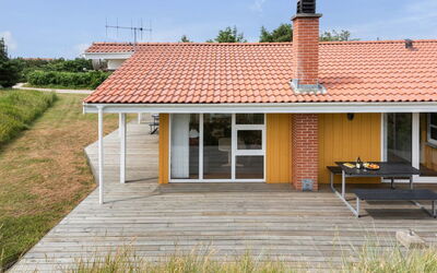 Annemia - 200M from the Sea