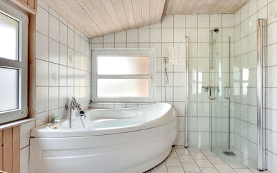 Annemia - 200M from the Sea
