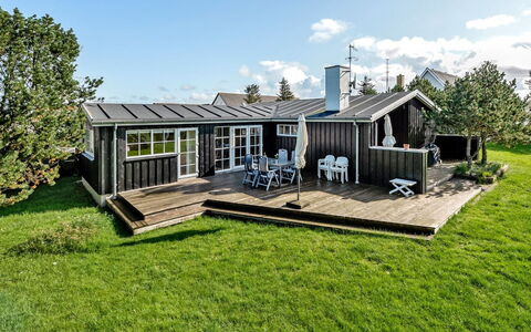 Vivina - 250M from the Sea: Bois, Toit, Architecture, Domicile, Maison, Chalet, Siding, Dur, Pente, Biens