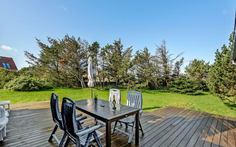 Vivina - 250M from the Sea: Bois, Toit, Architecture, Domicile, Maison, Chalet, Siding, Dur, Pente, Biens