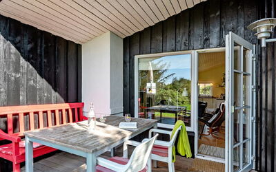 Vivina - 250M from the Sea