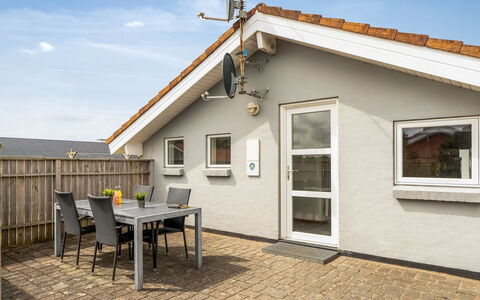 Luzy - 600M from the Sea: Bleu, Chalet, Maison, Domicile, Ferme, Biens, Siding