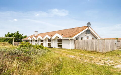 Luzy - 600M from the Sea: Bleu, Chalet, Maison, Domicile, Ferme, Biens, Siding
