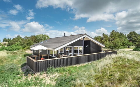 Ivar - 900M from the Sea: Toit, Domicile, Maison, Siding, Chalet, Composite, Porte, Fenêtre À Guillotine, Biens, Cheminée