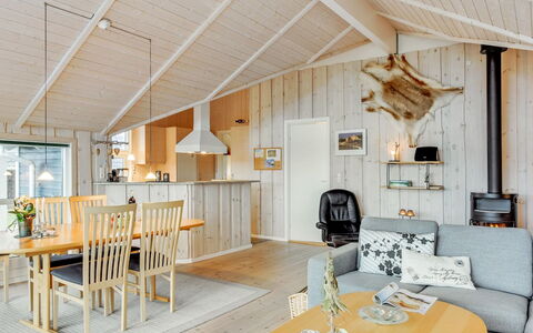 Thyrger - 550M from the Sea: Toit, Lot Terre, Chalet, Domicile, Zone Rurale, Cabanon, Siding, Batiments Jardin, Cabane En Rondins, Cabane