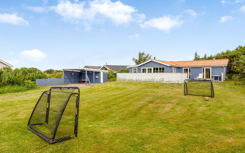 Kanerva - 350M from the Sea: Bois, Domicile, Porche, Plate-Forme, Dur, Toit, Tache De Bois, Parquet, Eco Hôtel