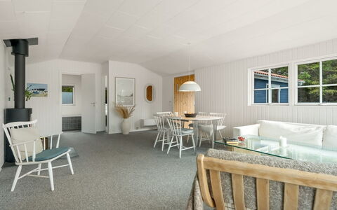 Kanerva - 350M from the Sea: Bois, Domicile, Porche, Plate-Forme, Dur, Toit, Tache De Bois, Parquet, Eco Hôtel
