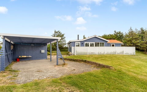 Kanerva - 350M from the Sea: Bois, Domicile, Porche, Plate-Forme, Dur, Toit, Tache De Bois, Parquet, Eco Hôtel