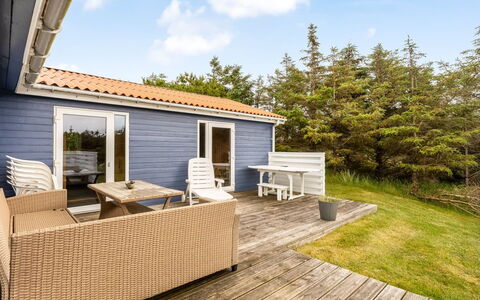 Kanerva - 350M from the Sea: Bois, Domicile, Porche, Plate-Forme, Dur, Toit, Tache De Bois, Parquet, Eco Hôtel
