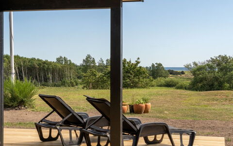 Rickmer - 200M from the Sea: Toit, Maison, Domicile, Chalet, Siding, Biens, Allée, Batiments Jardin, Cour, Cabanon