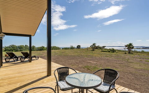 Rickmer - 200M from the Sea: Toit, Maison, Domicile, Chalet, Siding, Biens, Allée, Batiments Jardin, Cour, Cabanon