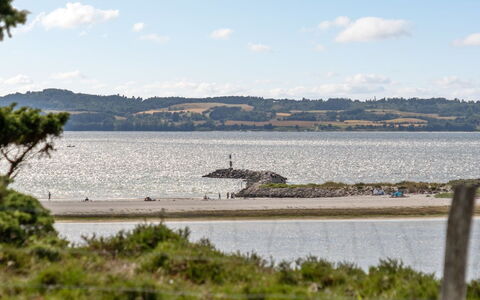 Rickmer - 200M from the Sea: Toit, Maison, Domicile, Chalet, Siding, Biens, Allée, Batiments Jardin, Cour, Cabanon