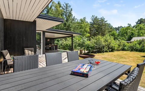 Fot - 7Km from the Sea: Meubles, Ombre, Mobilier De Jardin, Porche, Tableau De Plein Air, Chaise, Jardin, Aménagement Paysager, Dur, Plate-Forme