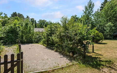 Fot - 7Km from the Sea: Arbuste, Jardin, Clôture, Ombre, Suppression Des Plantes Ligneuses, Pelouse, Accueil Escrime, Aménagement Paysager, Arrière-Cour, Cour