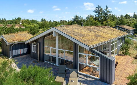 Felizia - 2.5Km from the Sea: Bois, Domicile, Chalet, Biens, Matériau Naturel, Porche, Siding, Dur, Batiments Jardin, Planche