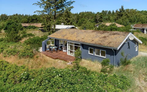 Felizia - 2.5Km from the Sea: Bois, Sol, Design Intérieur, Sol, Meubles, Parquet, Pièce, Plafond, Tache De Bois, Dur