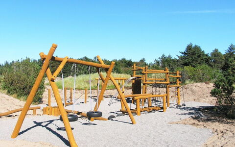 Stine - 1Km from the Sea: Domicile, Zone Résidentielle, Maison, Chalet, Toit, Lot Terre, Siding, Jardin, Biens, Pelouse