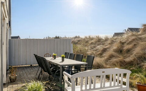 Stine - 1Km from the Sea: Domicile, Zone Résidentielle, Maison, Chalet, Toit, Lot Terre, Siding, Jardin, Biens, Pelouse