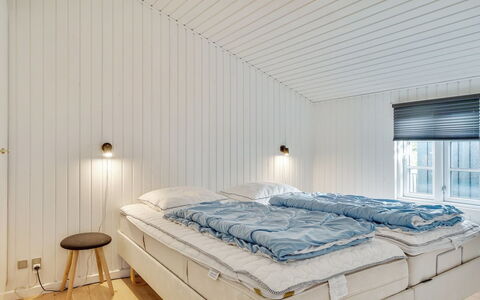Wiebke - 200M from the Sea: Design Intérieur, Plafond, Chambre, Sol, Sol, Lit, Literie, Pièce, Drap De Lit, Linge