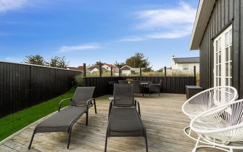 Wiebke - 200M from the Sea: Bois, Meubles, Mobilier De Jardin, Parquet, Sol, Sol, Plate-Forme, Chaise, Dur, Ombre
