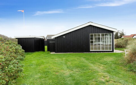Wiebke - 200M from the Sea: Domicile, Chalet, Porche, Dur, Siding, Plate-Forme, Ombre, Planche, Biens, Batiments Jardin