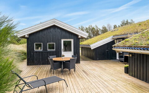 Helene - 1.5Km from the Sea: Bois, Sol, Design Intérieur, Sol, Meubles, Parquet, Pièce, Plafond, Tache De Bois, Dur