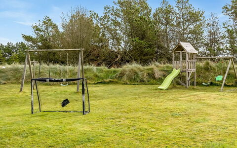 Helene - 1.5Km from the Sea: Bois, Sol, Design Intérieur, Sol, Meubles, Parquet, Pièce, Plafond, Tache De Bois, Dur