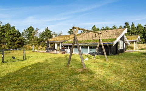 Helene - 1.5Km from the Sea: Bois, Sol, Design Intérieur, Sol, Meubles, Parquet, Pièce, Plafond, Tache De Bois, Dur