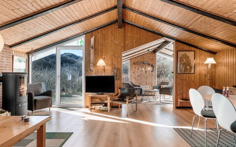 Madita - 310M from the Sea: Architecture, Toit, Domicile, Composite, Daylighting, Siding, Allée