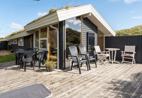 Madita - 310M from the Sea: Bleu, Piscine, Meubles, Mobilier De Jardin, Recours, Chaise, Ombre, Eco Hôtel, Pot De Fleur