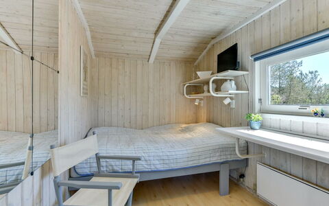 Immi - 1.5Km from the Sea: Bois, Design Intérieur, Plafond, Sol, Sol, Chambre, Pièce, Lit, Planche, Tache De Bois