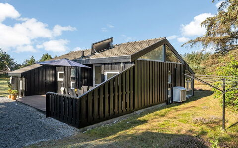 Immi - 1.5Km from the Sea: Meubles, Design Intérieur, Chaise, Sol, Table, Recours, Sol, Plafond, Pièce, Eco Hôtel