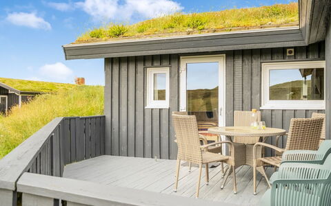 Rosemari - 260M from the Sea: Maison, Domicile, Porte, Toit, Chalet, Biens, Jardin, Ombre, Siding, Cour
