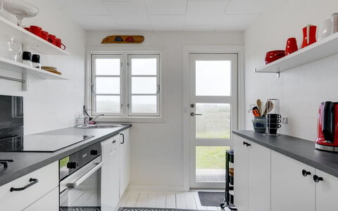 Baldine - 140M from the Sea: Cuisine, Appareil De Cuisine, Comptoir, Principaux Appliance, Cabinetry, Sol, Design Intérieur, Électroménager, Sol, Cuisinière