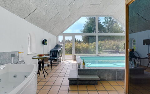 Iben - 2.3Km from the Sea: 