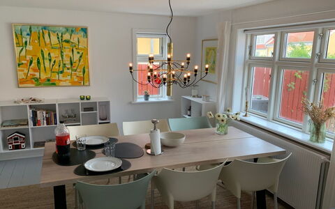 Huanca - 900M from the Sea: Meubles, Design Intérieur, Sol, Chaise, Salle À Manger, Table, Sol, Bois, Table Cuisine Et Salle A Manger, Luminaire