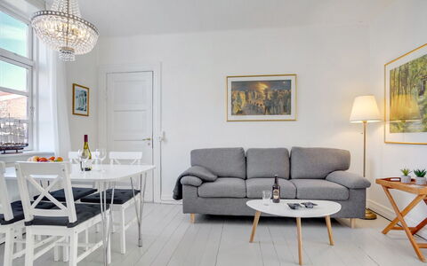 Tobias - 800M from the Sea: Meubles, Design Intérieur, Sol, Sol, Chaise, Table, Bois, Canapé, Salon, Salle À Manger