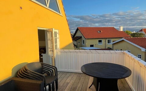 Jarkko - 200M from the Sea: Plafond, Sol, Design Intérieur, Sol, Composite, Meubles, Recours, Hôtel, Conception, Daylighting