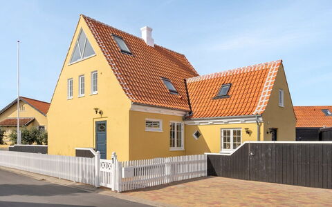 Jarkko - 200M from the Sea: Bâtiment, Zone Résidentielle, Toit, Maison, Domicile, Façade, Architecture, Établissements Humains, Composite, Chalet
