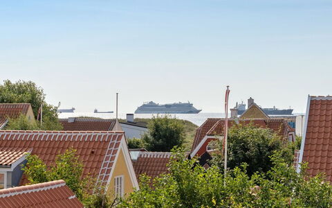 Jarkko - 200M from the Sea: Maison, Zone Résidentielle, Toit, Domicile, Matin, Mer, Lumière Du Soleil, Banlieue, Côte