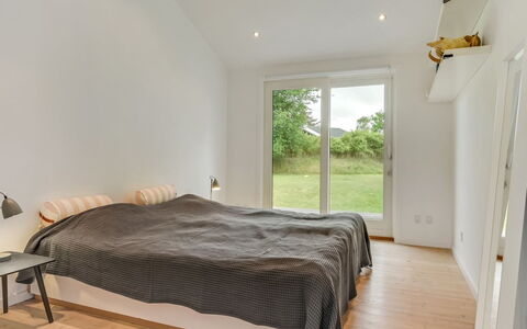 Sverkel - 700M from the Sea: Lit, Chambre, Sol, Design Intérieur, Bois, Sol, Plafond, Parquet, Drap De Lit, Literie