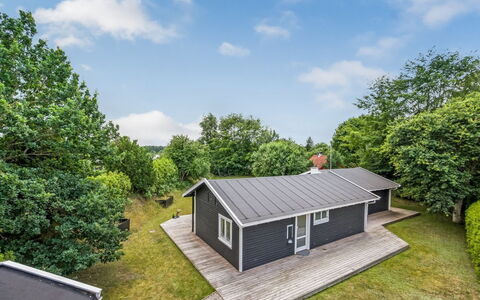 Sverkel - 700M from the Sea: Herbe, Arbuste, Maison, Jardin, Domicile, Chalet, Lot Terre, Pelouse, Couverture De Sol