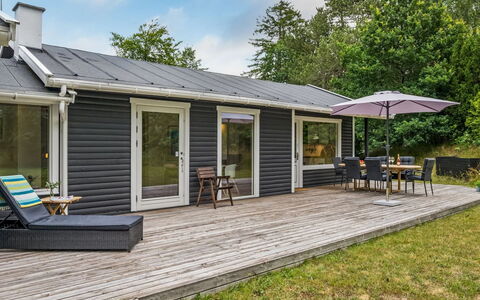 Sverkel - 700M from the Sea: Herbe, Arbuste, Maison, Jardin, Domicile, Chalet, Lot Terre, Pelouse, Couverture De Sol