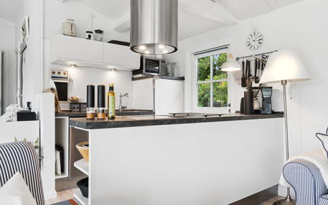 Ylermi - 1.5Km from the Sea: Cuisine, Meubles, Design Intérieur, Sol, Appareil De Cuisine, Plafond, Comptoir, Principaux Appliance, Électroménager, Sol