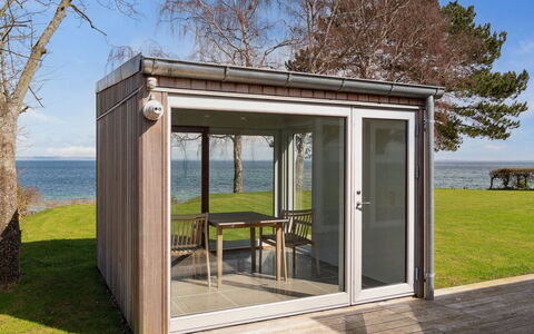 Vanta - 10M from the Sea: Toit, Lot Terre, Chalet, Domicile, Zone Rurale, Cabanon, Siding, Batiments Jardin, Cabane En Rondins, Cabane