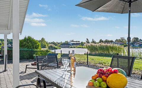Domi - 1.2Km from the Sea: Ciel, Meubles, Mobilier De Jardin, Lot Terre, Domicile, Chaise, Ombre, Biens, Aménagement Paysager, Jardin