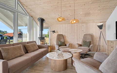 Domi - 1.2Km from the Sea: Bois, Sol, Plafond, Design Intérieur, Sol, Parquet, Meubles, Domicile, Salon, Canapé