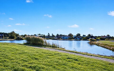 Domi - 1.2Km from the Sea: Bleu, L'Eau, Ressources En Eau, Jour, Plan D'Eau, La Nature, Vert, Paysage Naturel, Voie Navigable, Banque