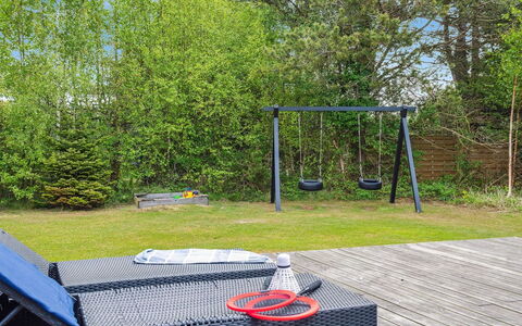 Kalevi - 900M from the Sea: Toit, Maison, Domicile, Chalet, Porte, Siding, Plate-Forme, Porche, Planche, Dur