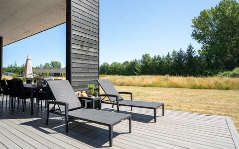 Vanna - 1.2Km from the Sea: Herbe, Prairie, Paysage, Écorégion, Plaine, Communauté Des Plantes, Lot Terre, Mobilier De Jardin, Prairie, Formations Arbustives